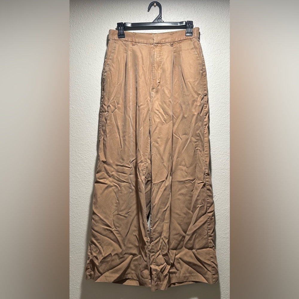Abercrombie and Fitch wide leg pants in a brown/taupe color, women’s size M.